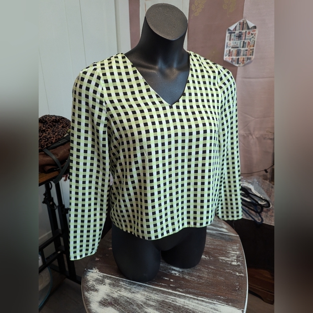 Tahari Neon Green/Black Checker Pattern Blouse size small/medium Geometric